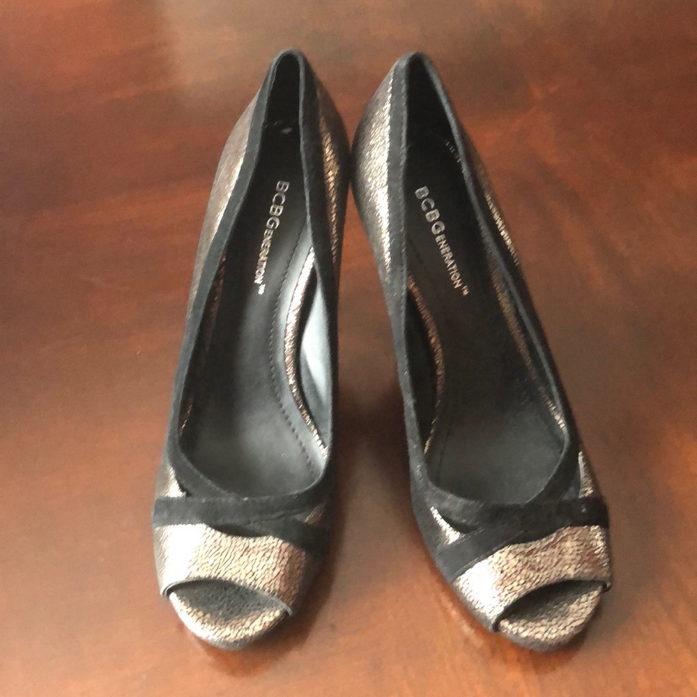 BCBG gold metallic shoes